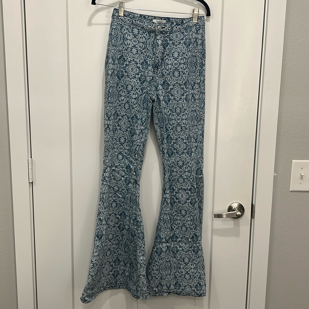 Patterned flare jeans. Forever 21 Size 26
